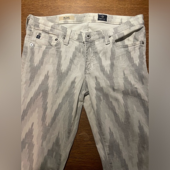 AG chevron pattern jeans size 28R - Picture 2 of 5